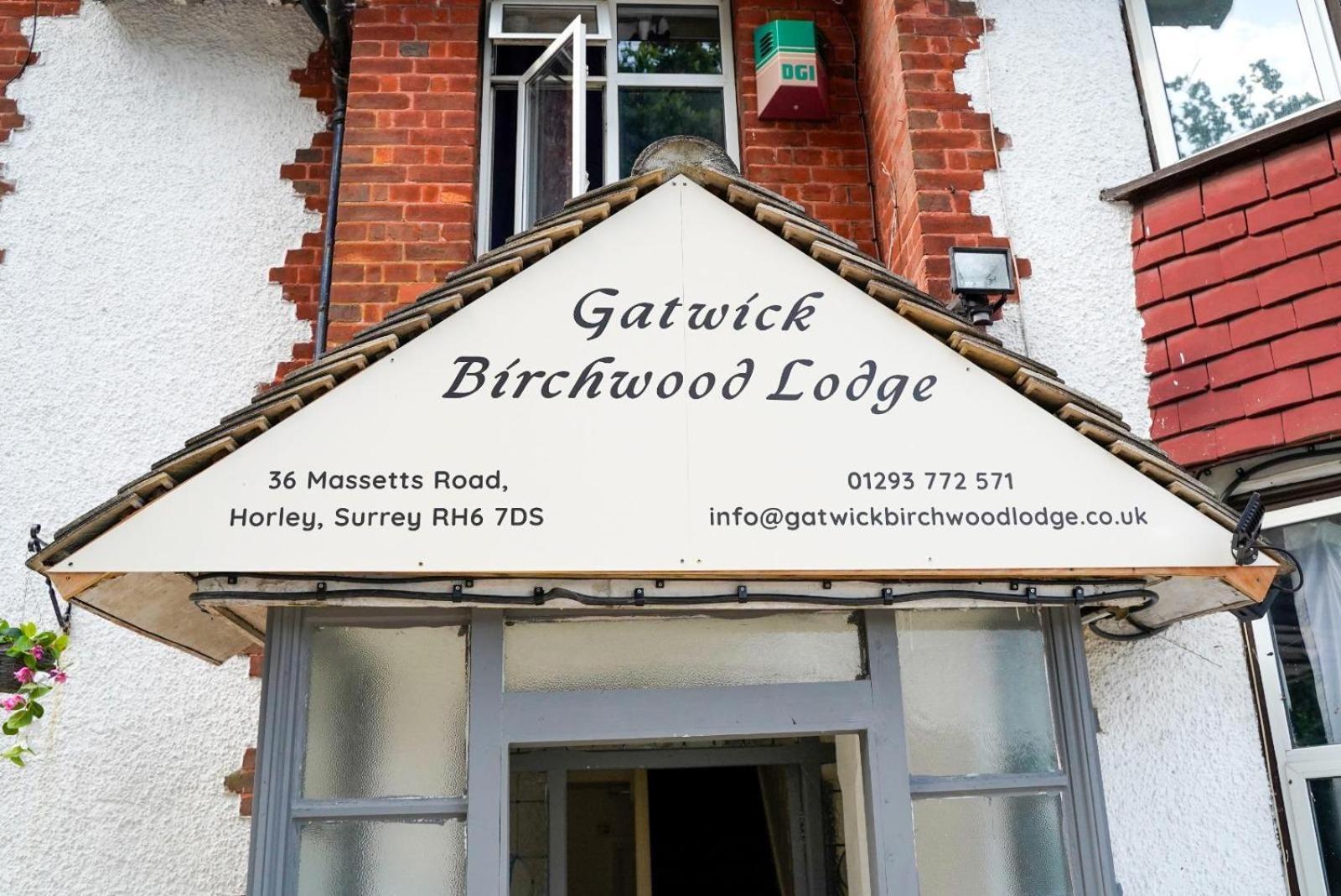 The Lodge By Birchwood Horley Exterior photo